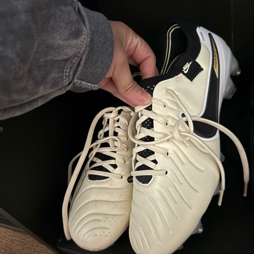 Nike Men’s Cream and Black Soccer Cleats